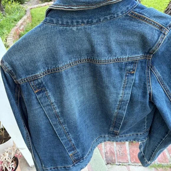 Free People Denim Jacket Medium Wash | Zig-Zag Stitch Detail | Size M 🦋 - Picture 10 of 13